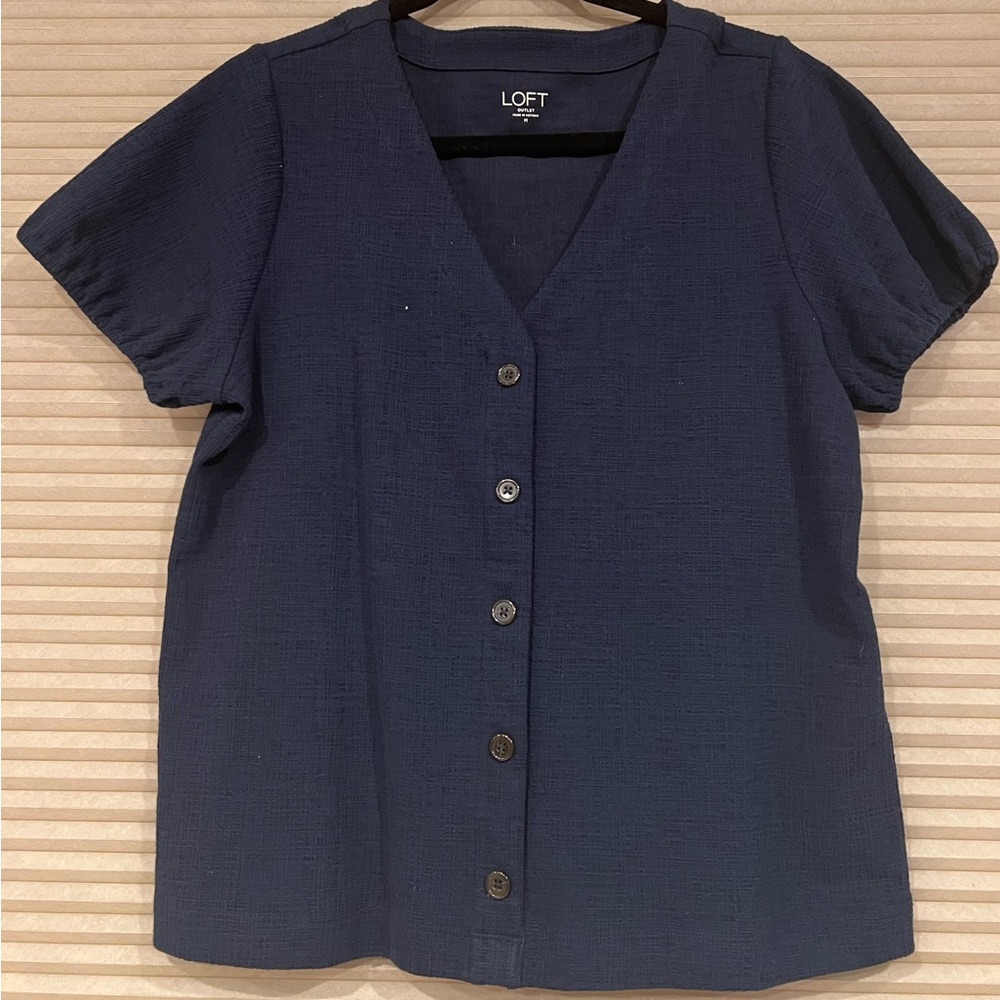 NWOT LOFT V-neck Button Down Short Sleeve Navy Blue Blouse Size M